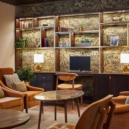 Four Points By Sheraton London Gatwick Airport 霍利 外观 照片