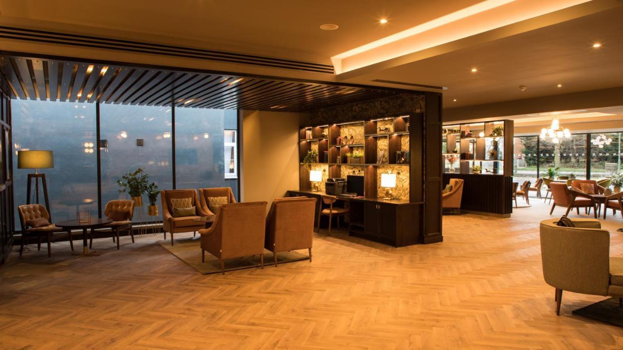 Four Points By Sheraton London Gatwick Airport 霍利 外观 照片