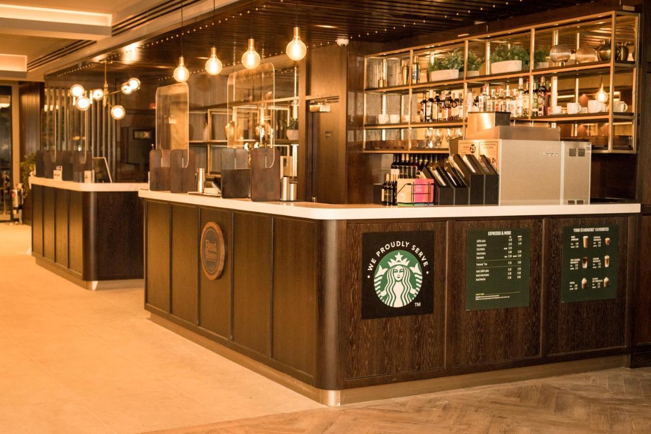 Four Points By Sheraton London Gatwick Airport 霍利 外观 照片