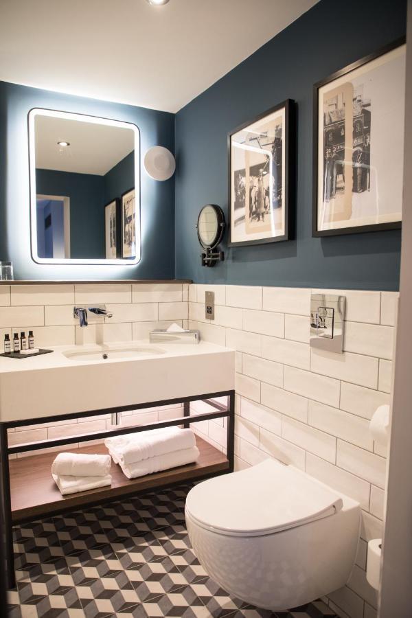 Four Points By Sheraton London Gatwick Airport 霍利 外观 照片