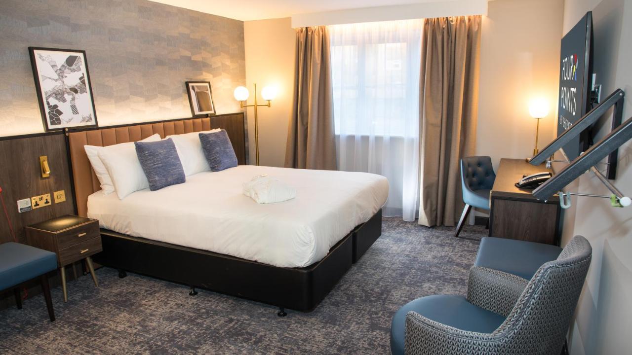 Four Points By Sheraton London Gatwick Airport 霍利 外观 照片