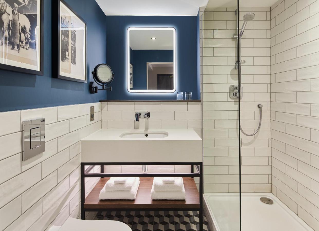 Four Points By Sheraton London Gatwick Airport 霍利 外观 照片
