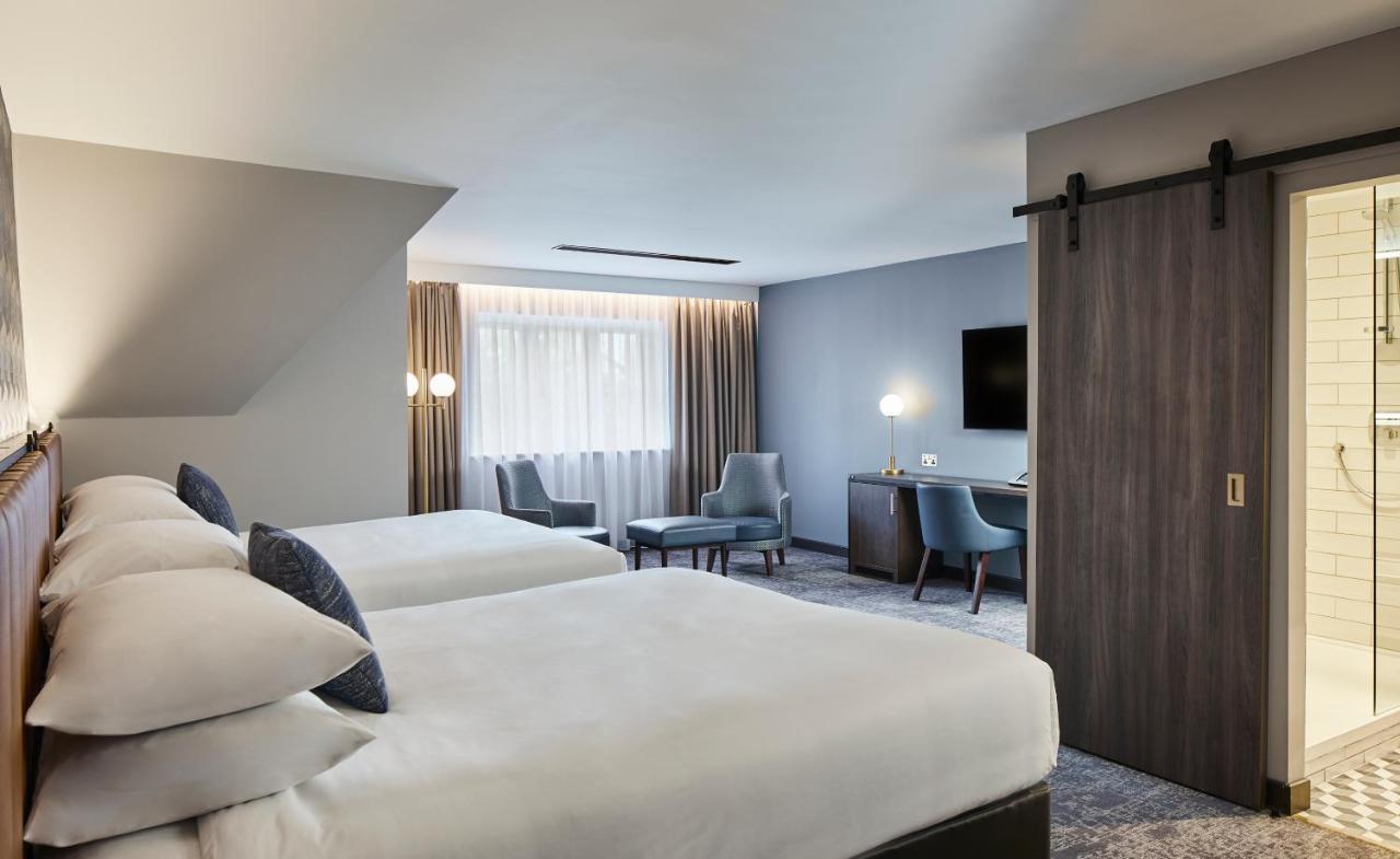 Four Points By Sheraton London Gatwick Airport 霍利 外观 照片